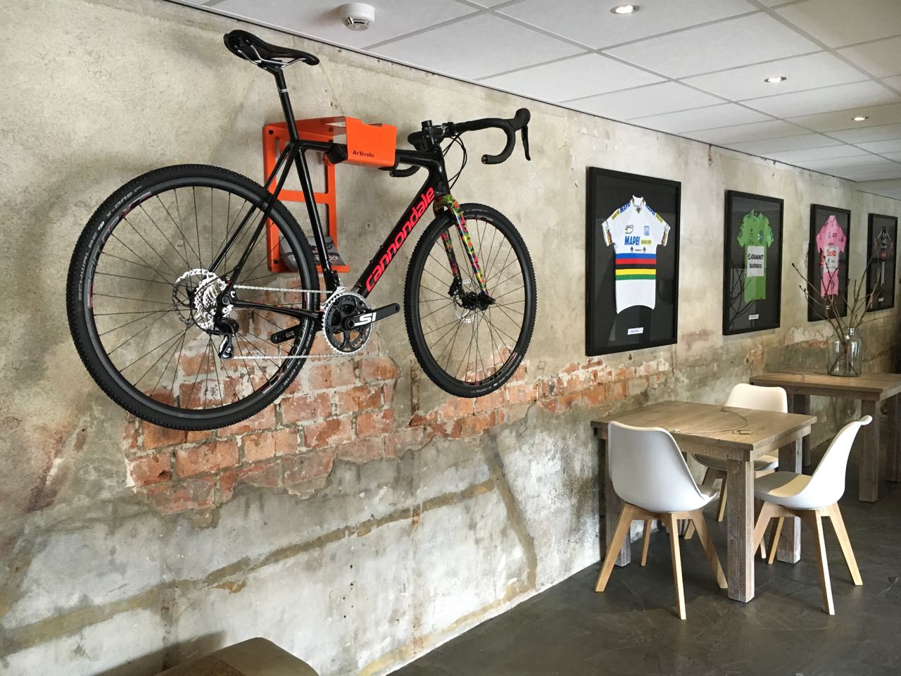 Cycling Hotel Villavélo is opened - using the BikeDock to store road bikes