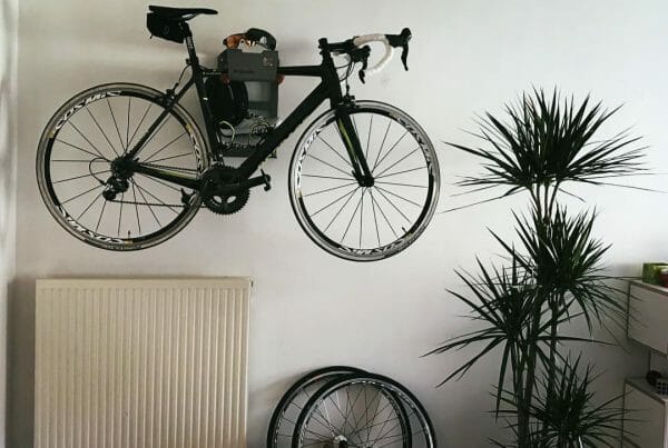 Bracket for hanging a bicycle
