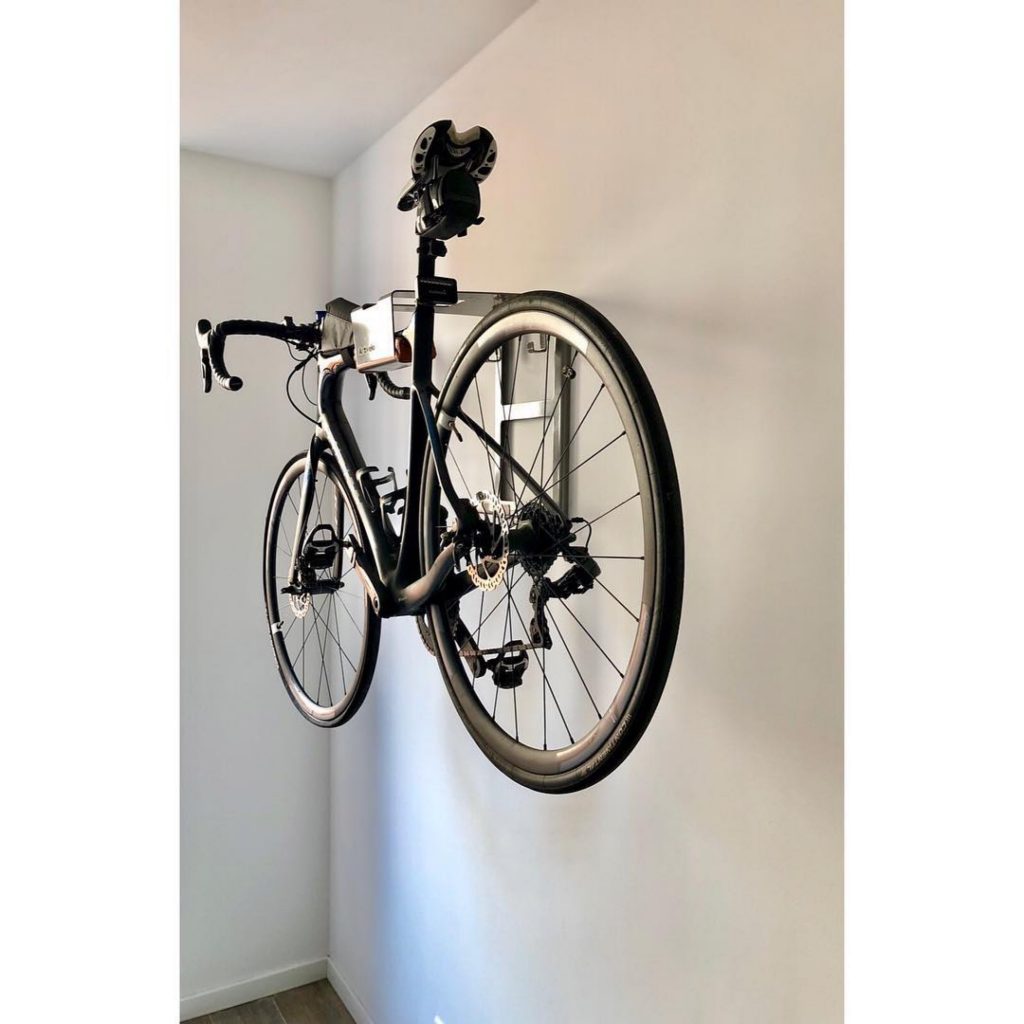 Fiets Aan Muur ﻿Hang 'm op of zet 'm neer een fiets in je interieur